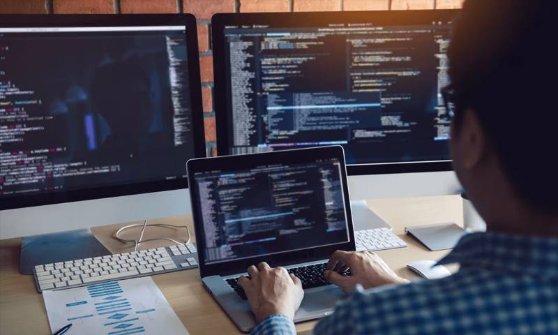 数据科学选型:R与Python如何赋能隆回县网站建设?